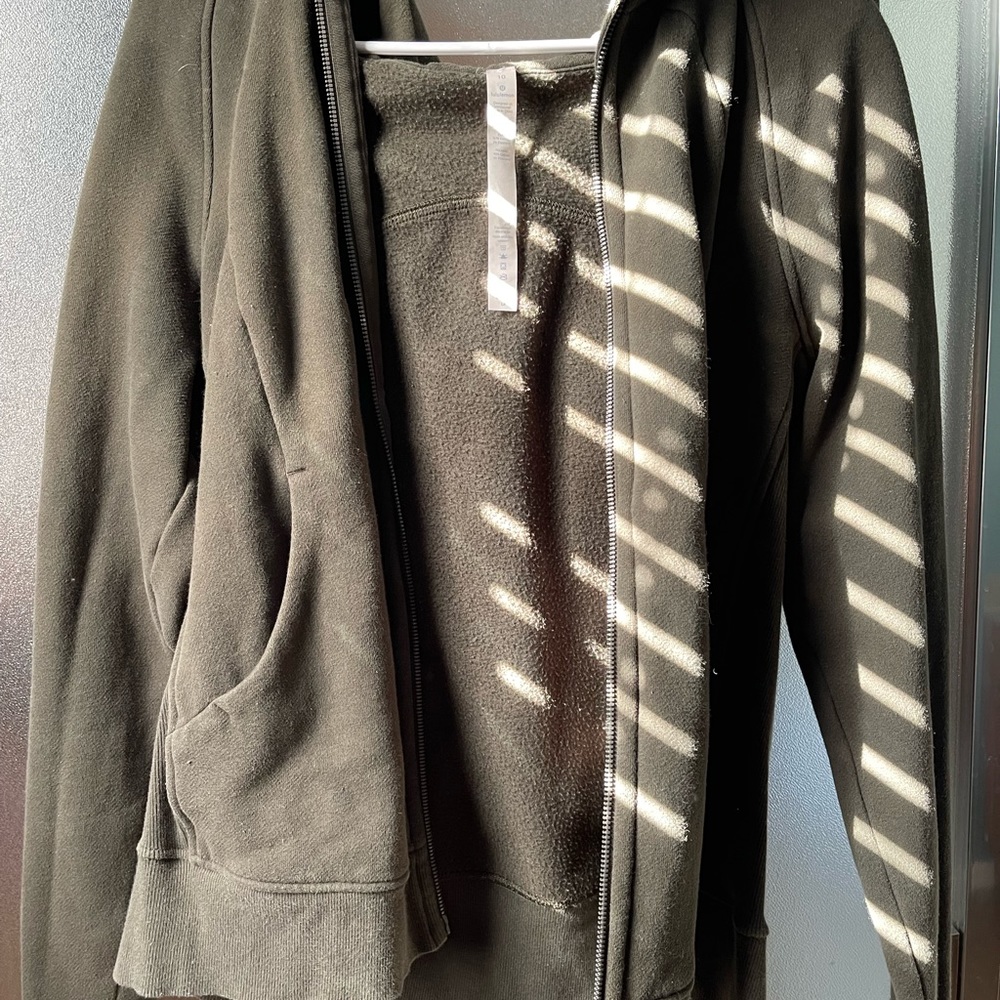 SCUBA LULULEMON SWEATER